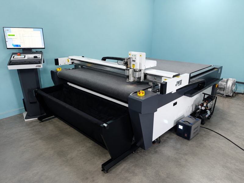 Запуск JWEI – LIST Digital Cut CB03II-1816-RM в г. Санкт-Петербург