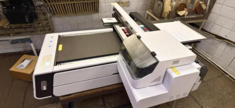 В г. Уссурийск запущен сувенирный УФ-принтер Techno-Jet KID UV PRO.